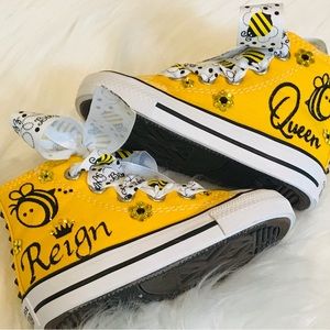 Queen bee shoes baby size 2 customized.  The ribbon will be slightly different
